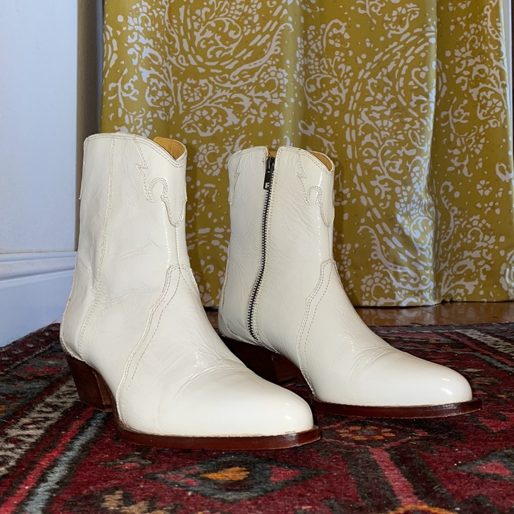Free People white cowboy boots, LIKE NEW!!